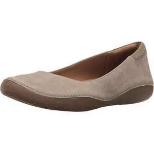 Clarks AUTUMN SUN Sz. 10 Ballet Flat in Sage Nubuck - Please see description.